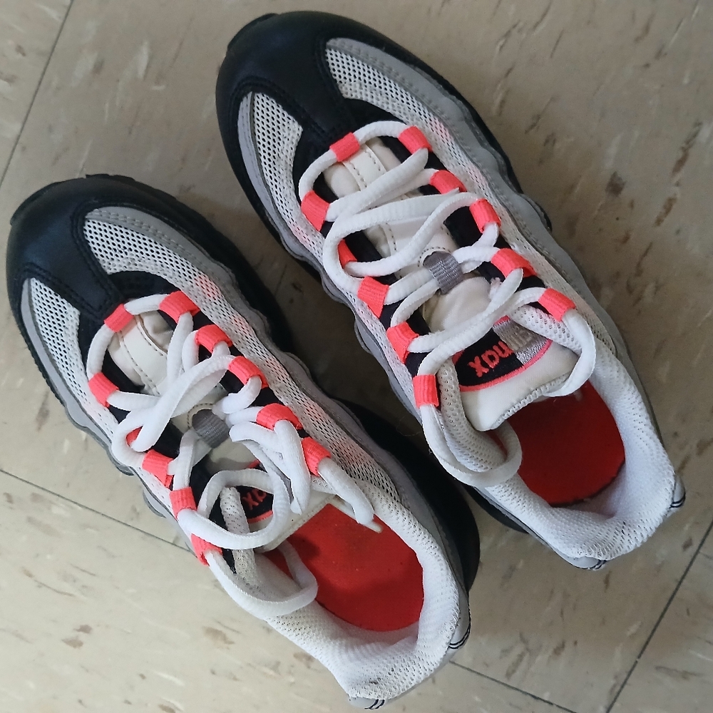 Toddler sneakers